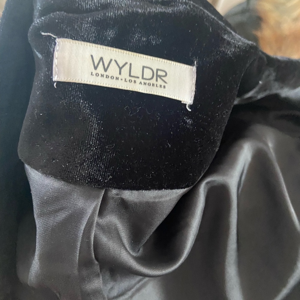 WYLDR velvet look blazer - Picture 11 of 11